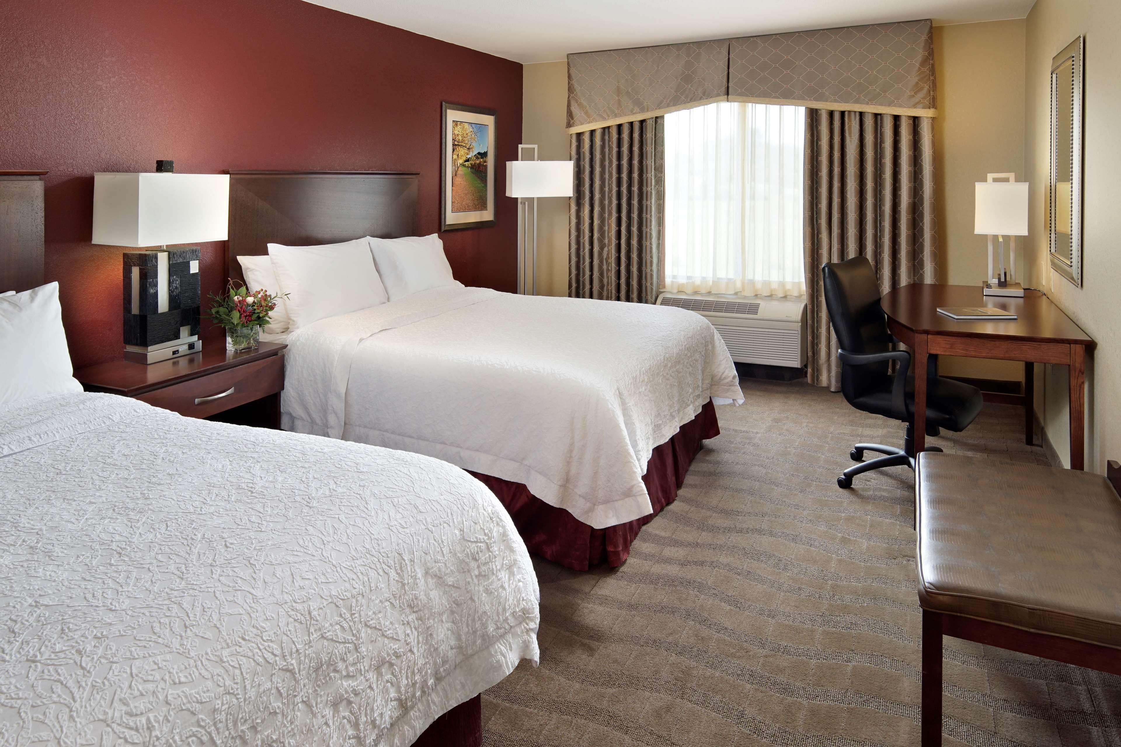 Hampton Inn & Suites Пасо-Роблес Номер фото