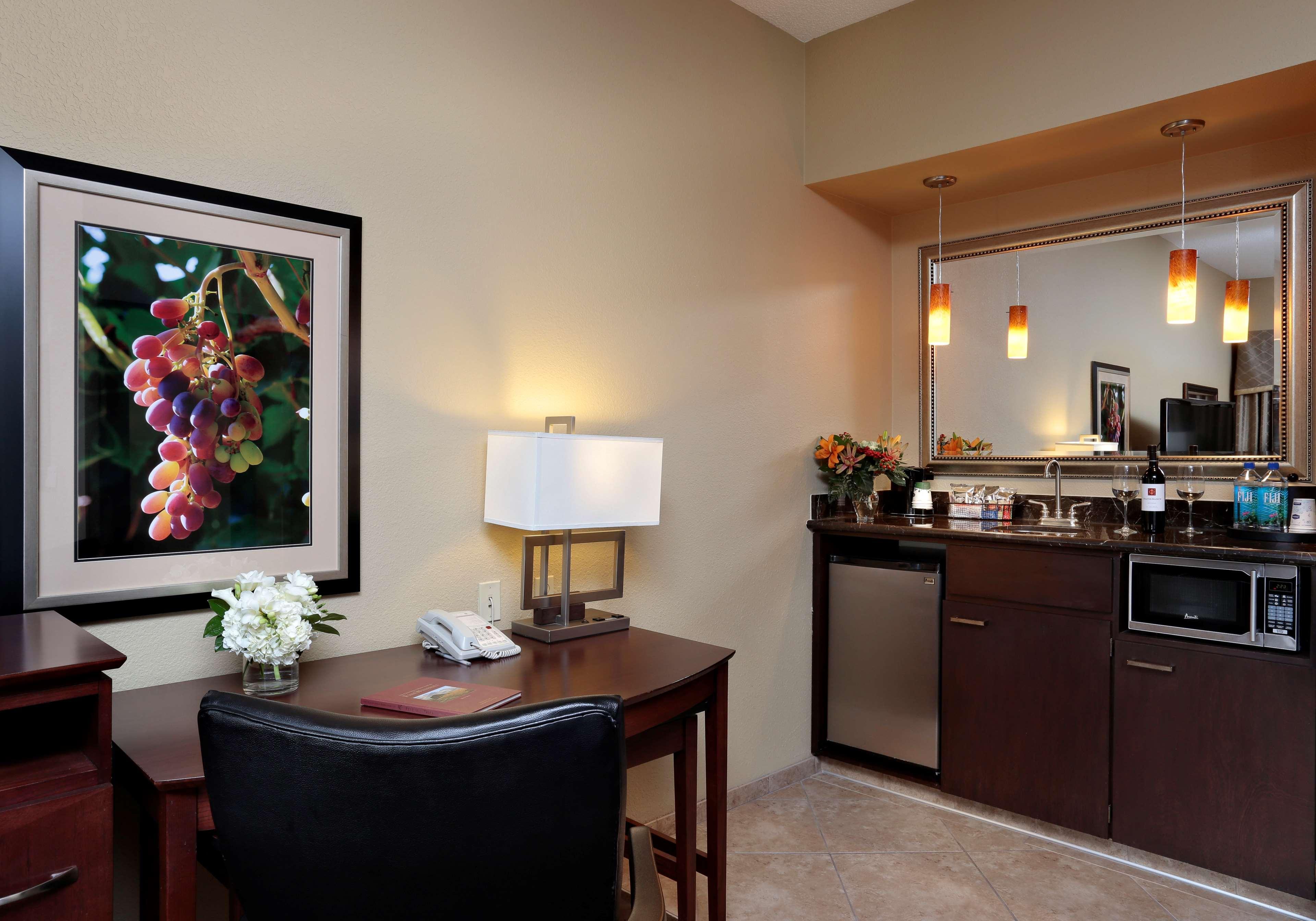 Hampton Inn & Suites Пасо-Роблес Номер фото