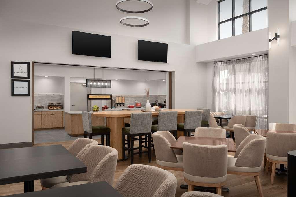 Hampton Inn & Suites Пасо-Роблес Ресторан фото